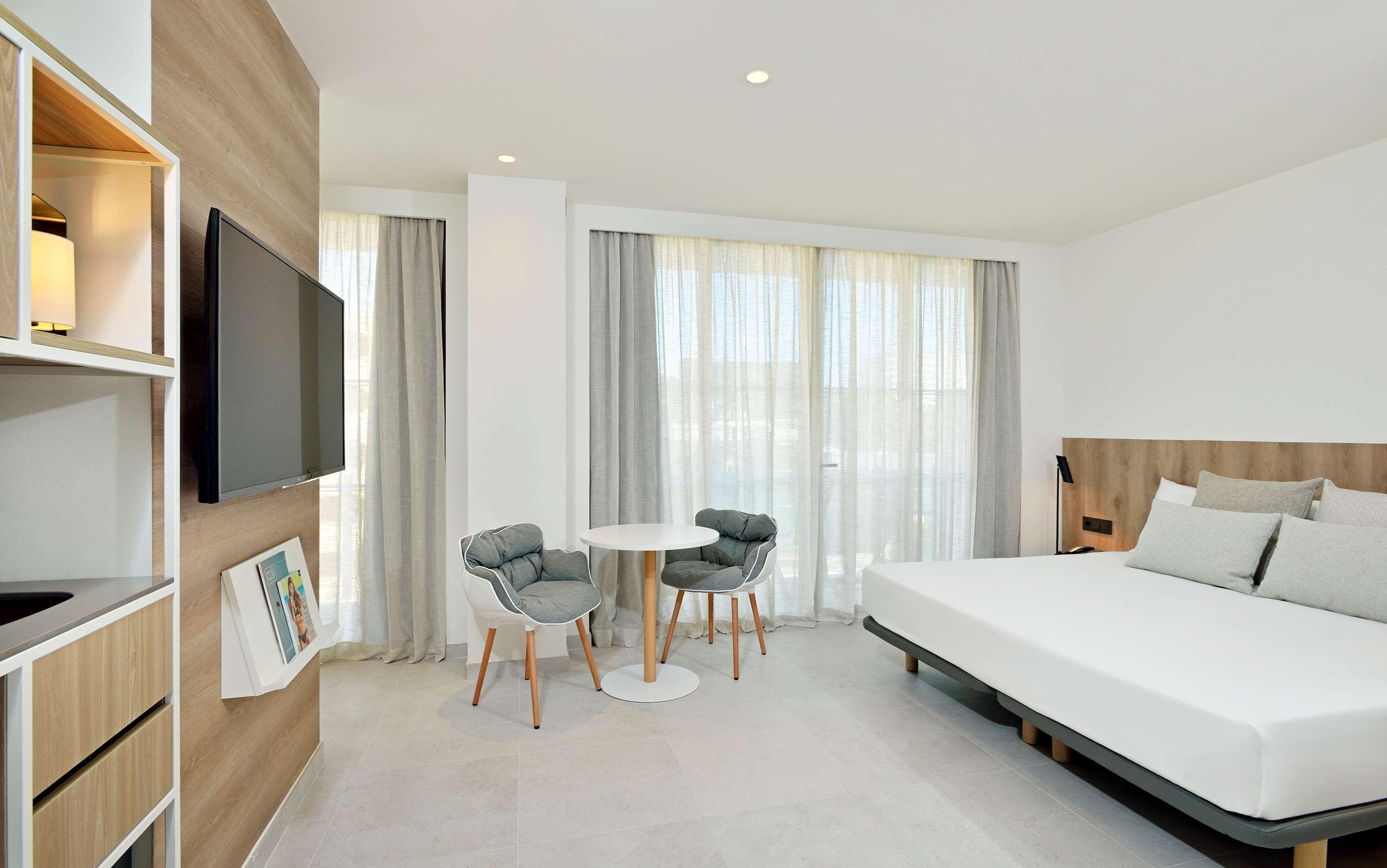 Innside By Melia Calvia Beach Magaluf  Exterior photo