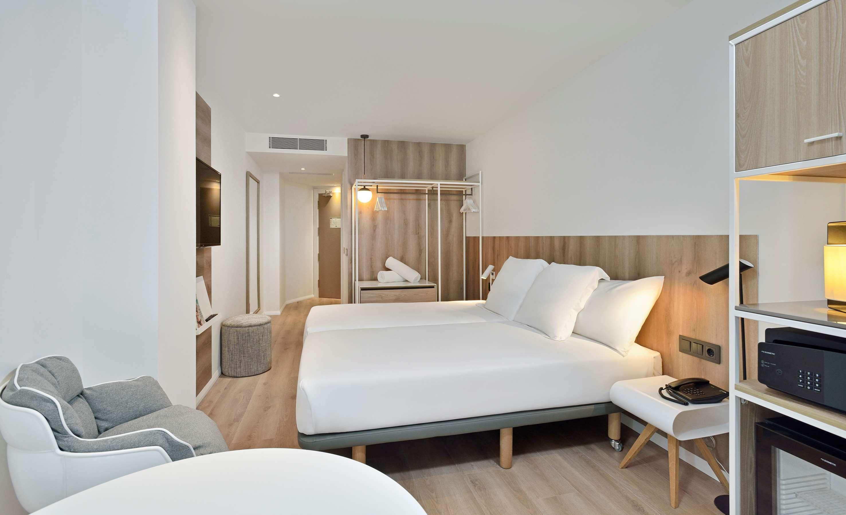 Innside By Melia Calvia Beach Magaluf  Exterior photo